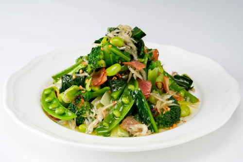 釜揚げしらすと5種野菜のペペロンチーノ風サラダ